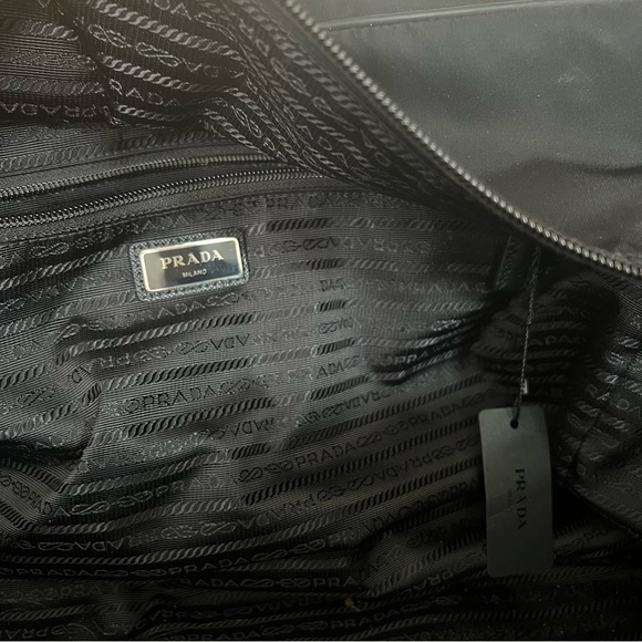 NWT Prada Re-Nylon Saffiano Duffel bag - Picture 3 of 8